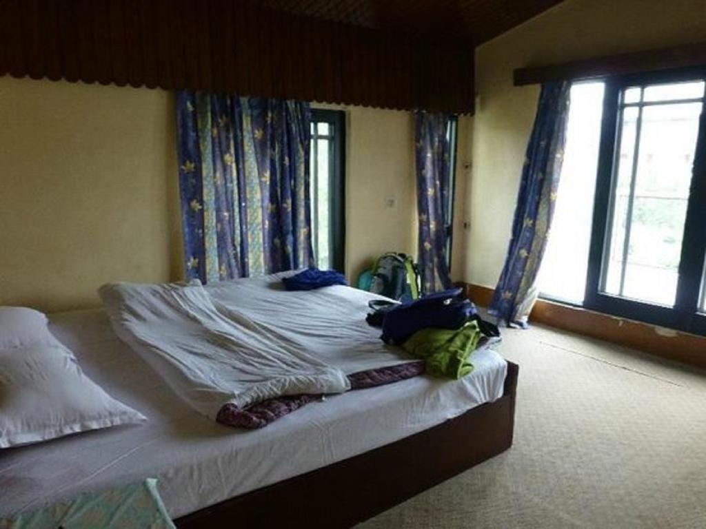 Jeelani Guest House Srīnagar 部屋 写真