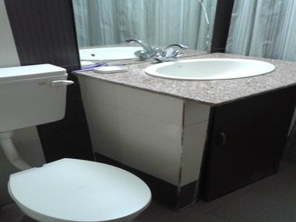 Jeelani Guest House Srīnagar 部屋 写真