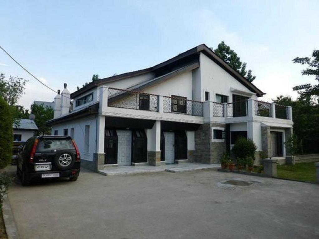 Jeelani Guest House Srīnagar エクステリア 写真